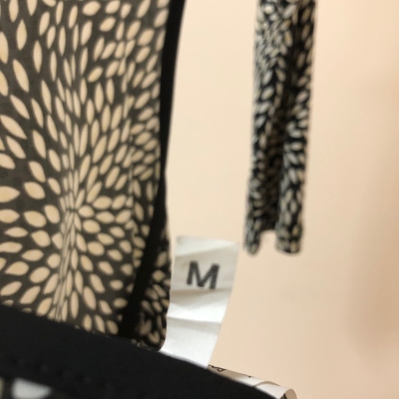 O.S.S.A. Shimmering Top with cut out back - Picture 4 of 5